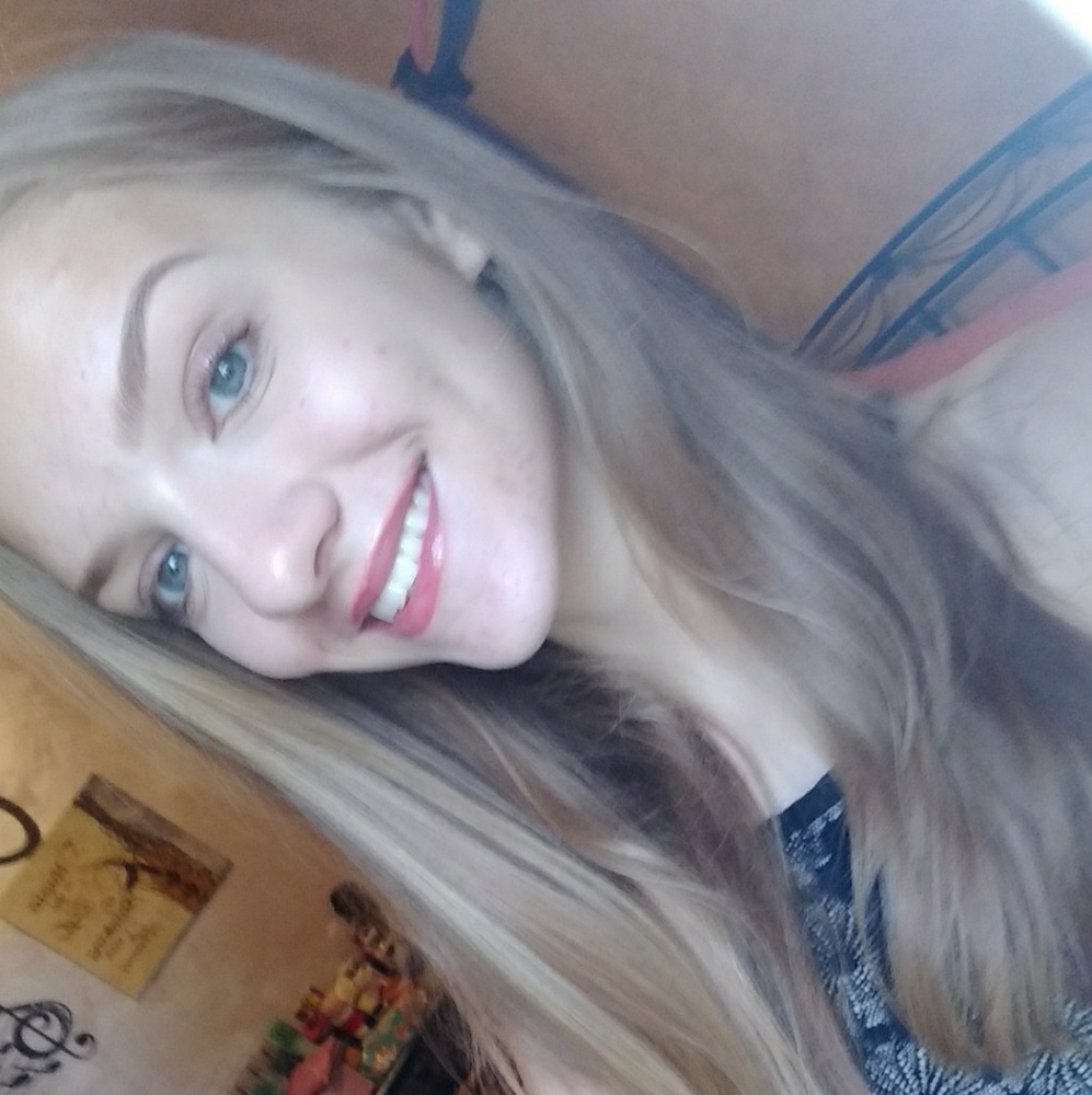 Meet your Posher, Leah